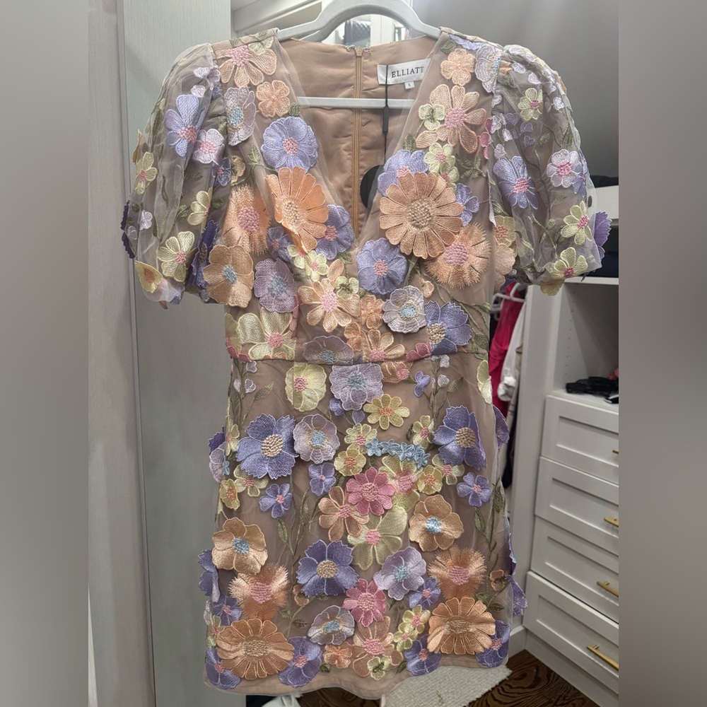 NEW Elliatt -Anthea Floral Embroidered Sheer  Dress- Large 10-12 NWT